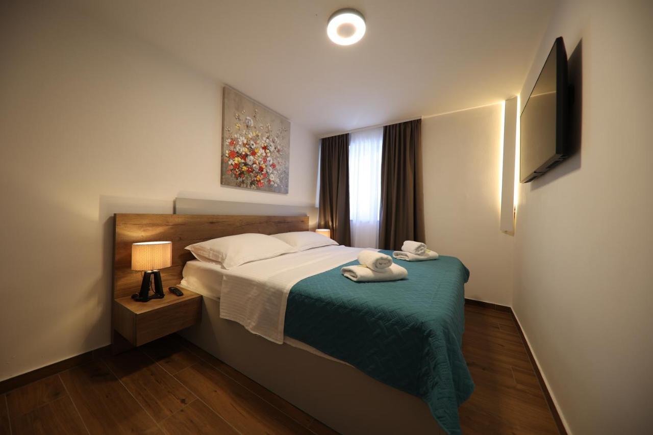 One-Bedroom Apartment,1151779941:JPEG