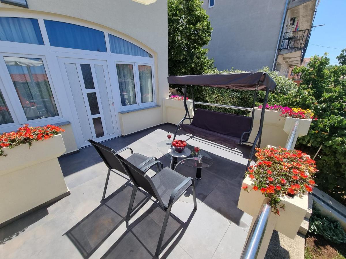 One-Bedroom Apartment,1252995505:JPEG