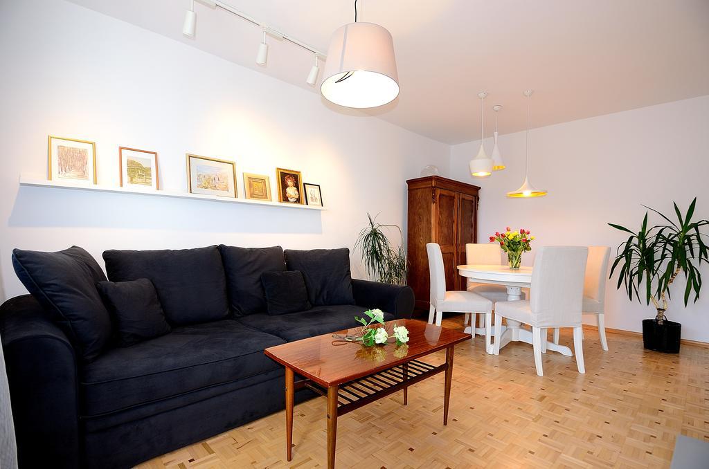 Apartment mit Balkon
