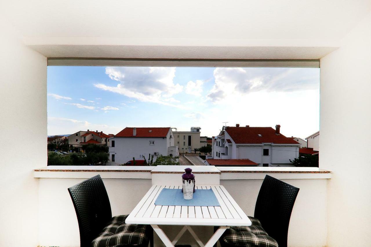 One-Bedroom Apartment Balcony,901966012:JPEG