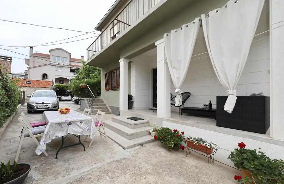 Apartment And Room Mare-1