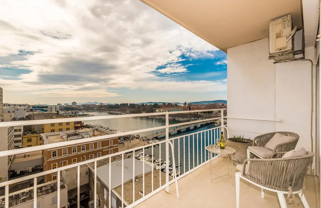 Urban Luxury Apartment-1