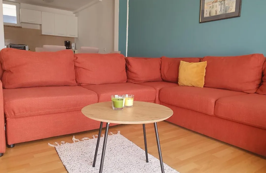 Cozy Two-Bedroom Apartment-1