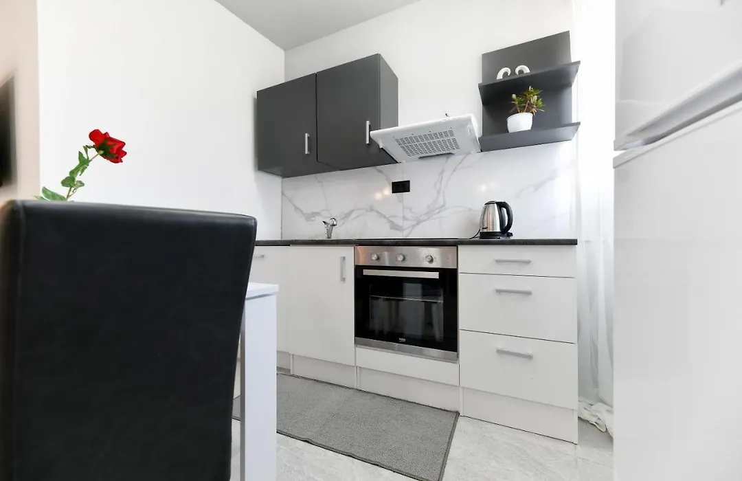 Apartment Lusy Lo-1