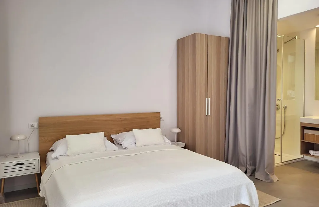 Firefly Luxury Apartment With Private Whirlpool-1