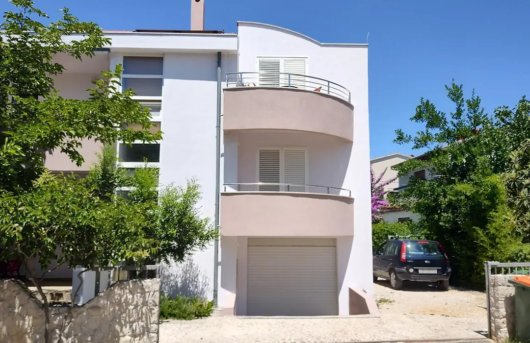 Romantic Oasis Apartments-1