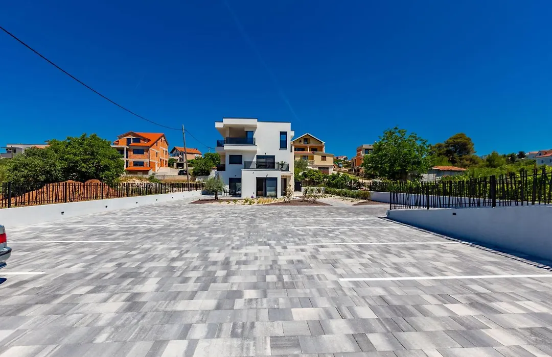 Casa Mia Apartments With Parking-1