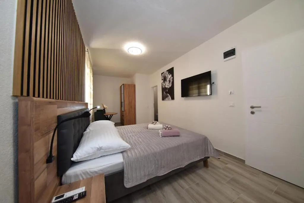 Jeta Studio & Rooms-1