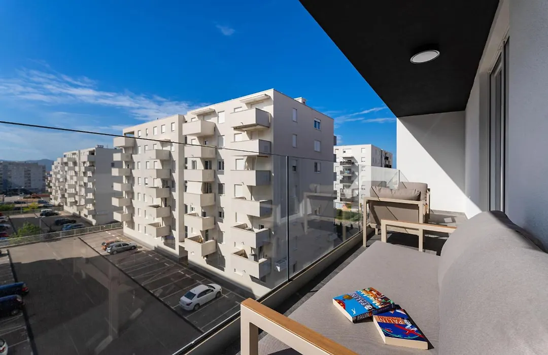 Luxury Apartment Niko - Garage Space And Panoramic View-1