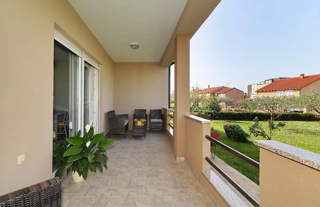 Apartman Lili sa privatnim parkingom-1