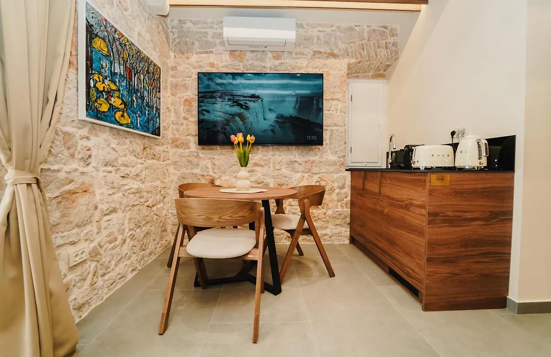 City Harbour Deluxe Suites-1