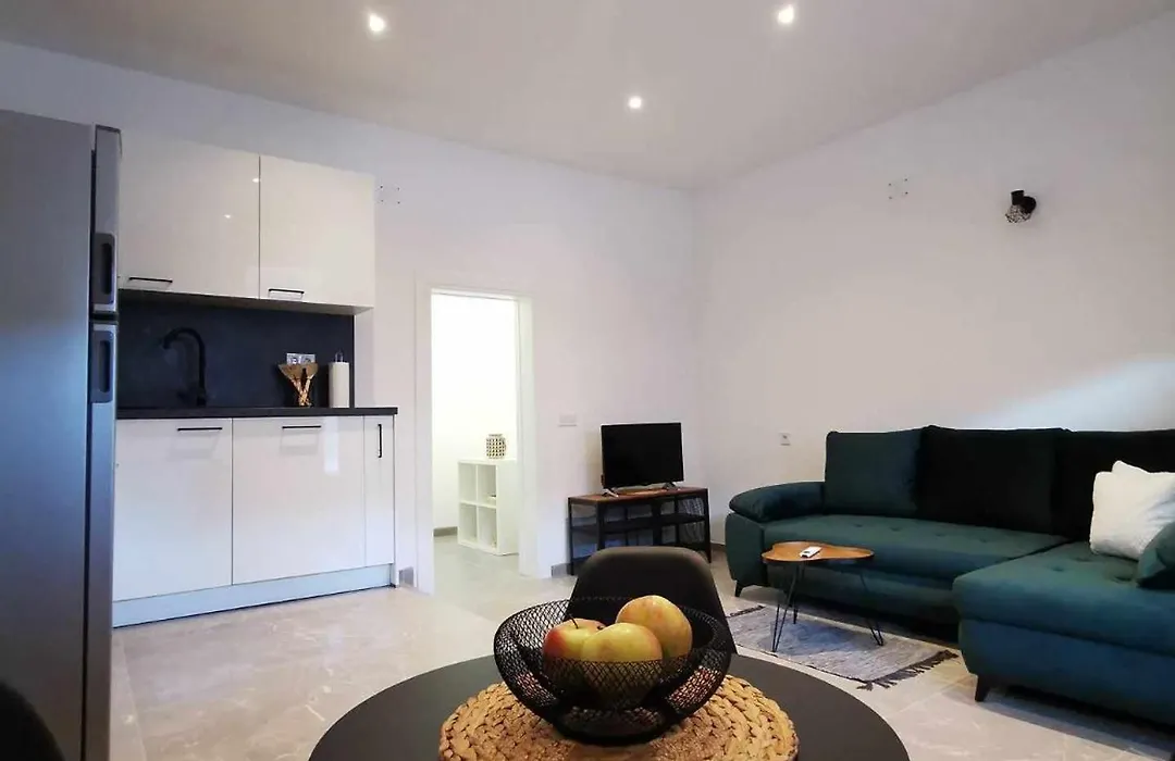 Apartments And Rooms B&B-1