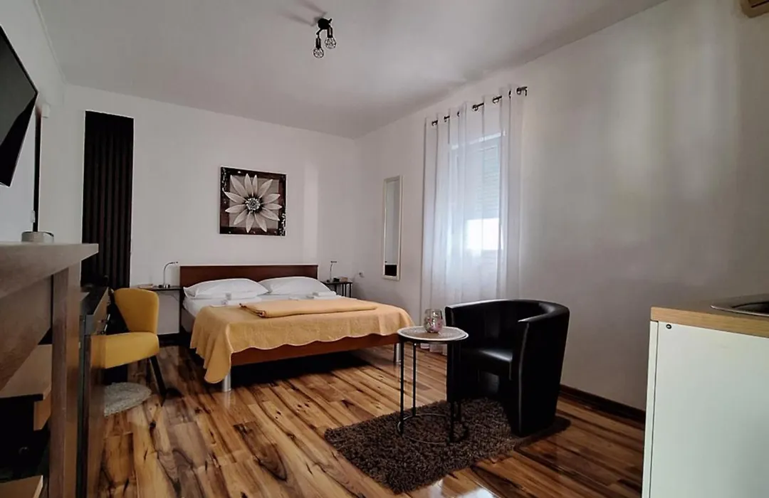 Apartments Toni-1