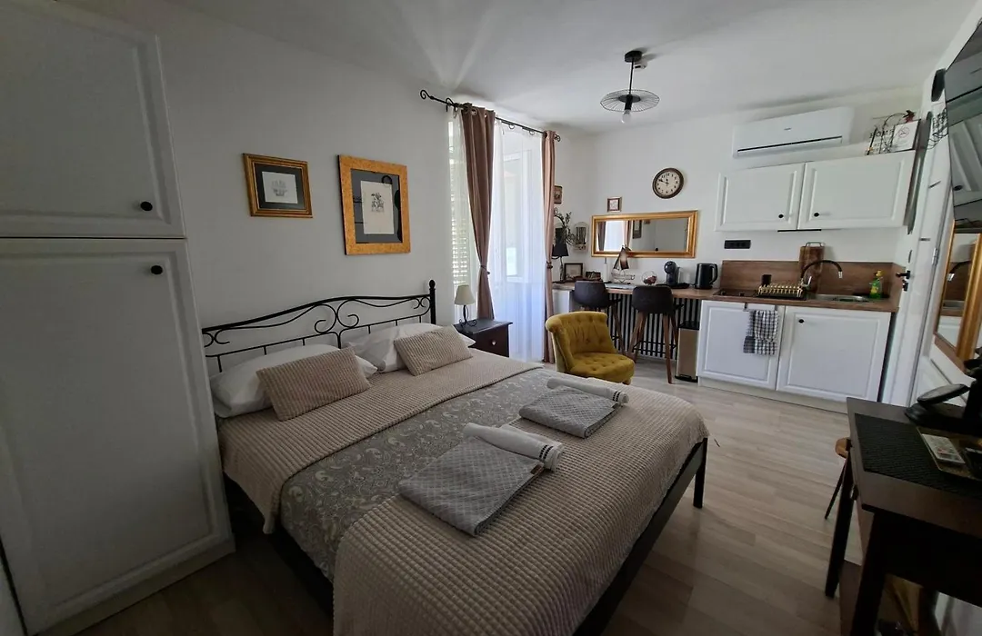 Apartment Agora-1