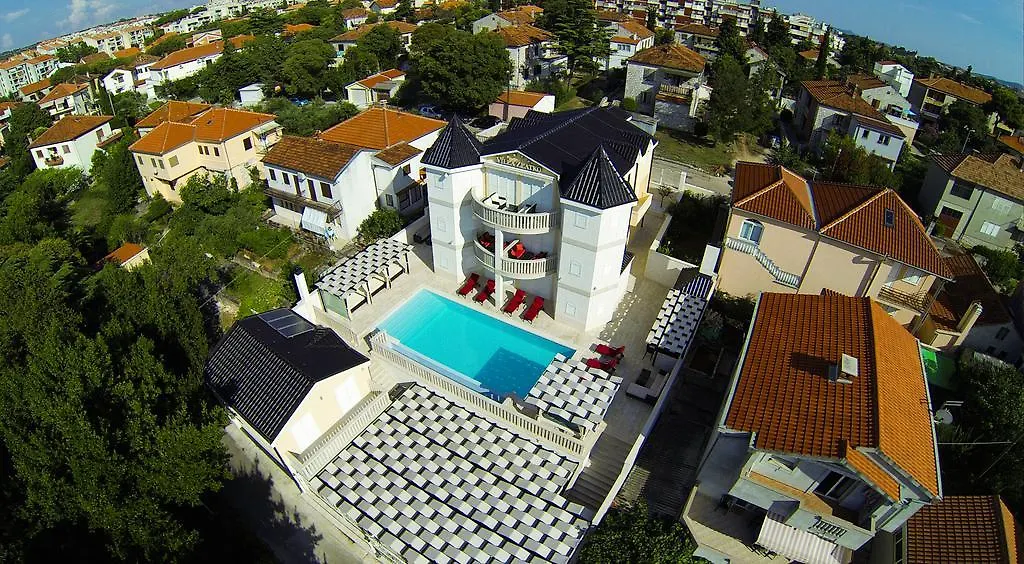 Apartments Villa Zlatko-1