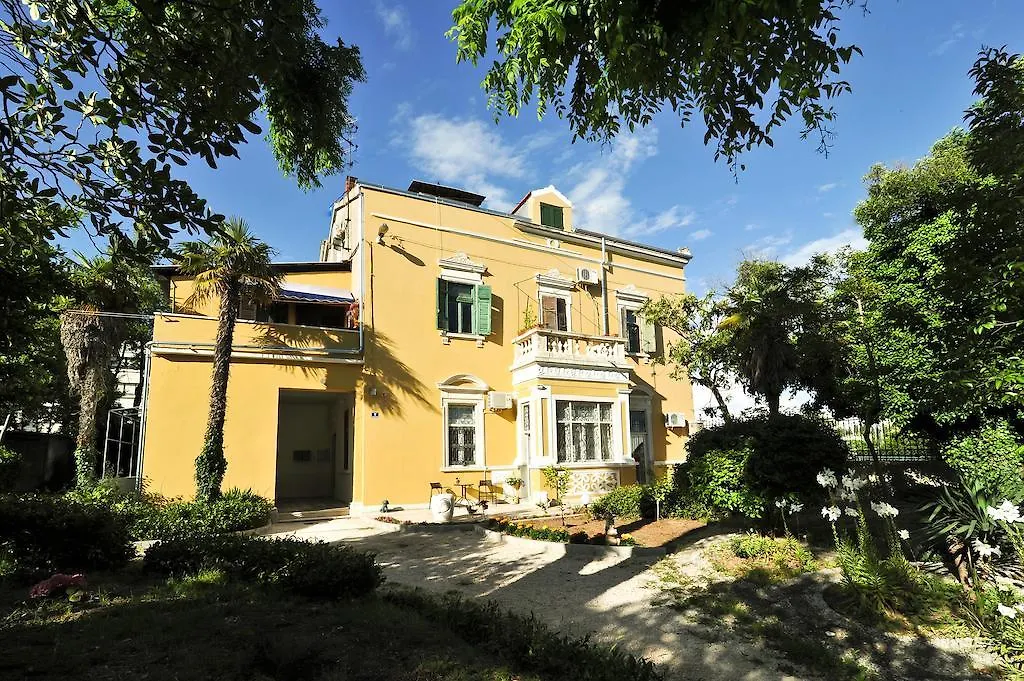 Apartments Villa Ida-1
