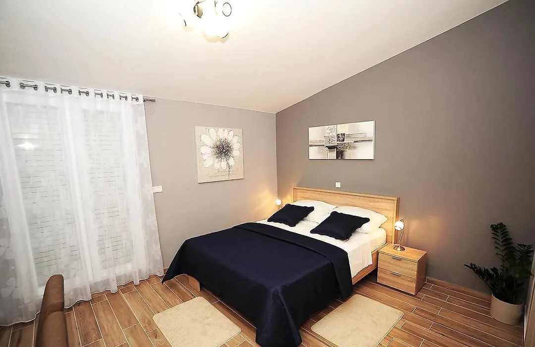 Top Center Zadar Studio Apartments-1