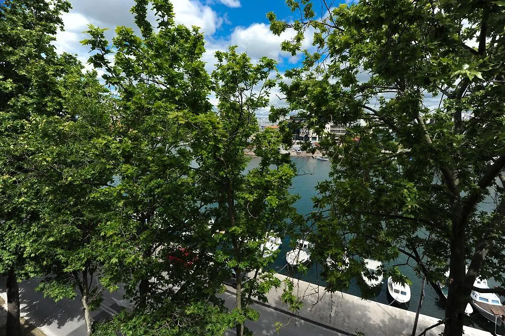 Feel Good Penthouse With Jacuzzi-1
