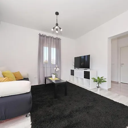 Apartman Lili sa privatnim parkingom-2