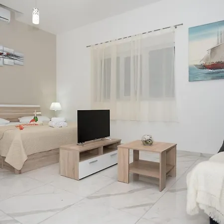 Luxury Apartments Golden Dreams-3