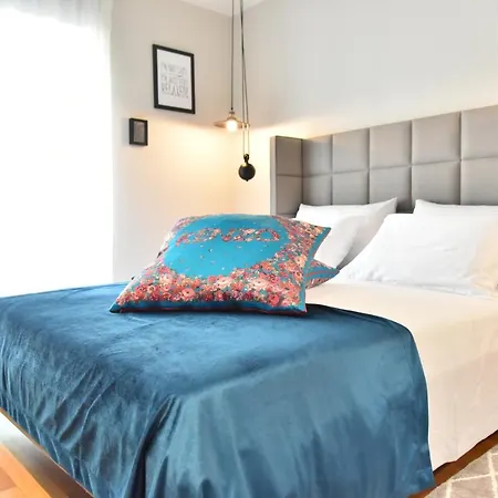 Lux Luna Apartments & Rooms Old Town-2