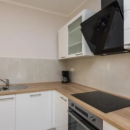 Apartments Star - Free Private Parking-3