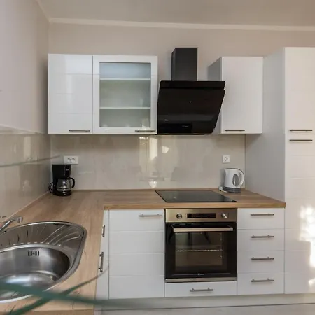 Apartments Star - Free Private Parking-2
