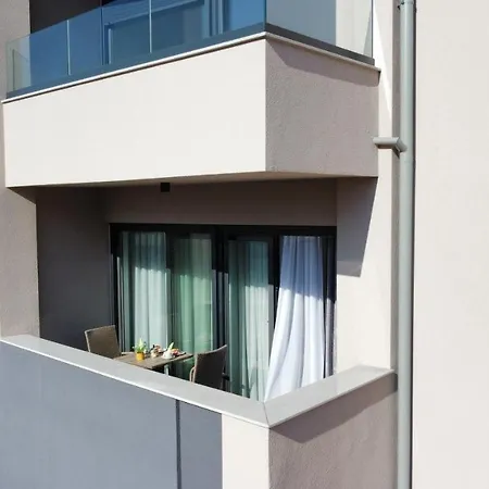 Apartments Perla With Free Parking-3