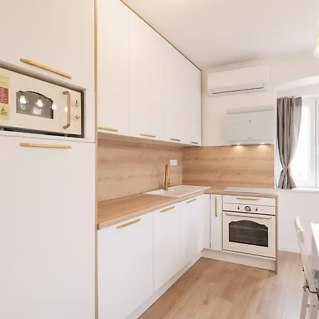 Sea Gate Apartment-2