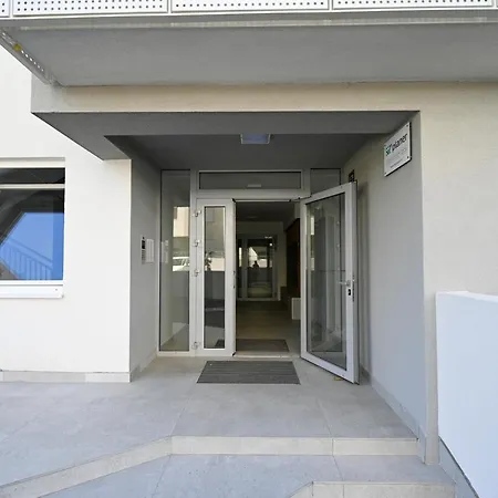 Apartment Lovre - Sea View And Private Parking-2