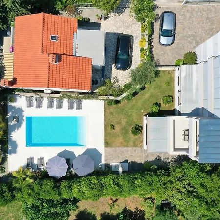 Apartmani Mato 1-3