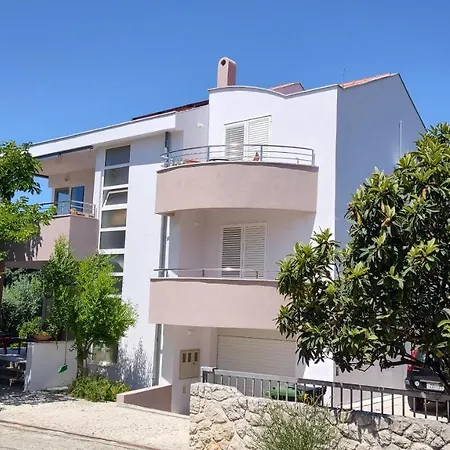 Romantic Oasis Apartments-2