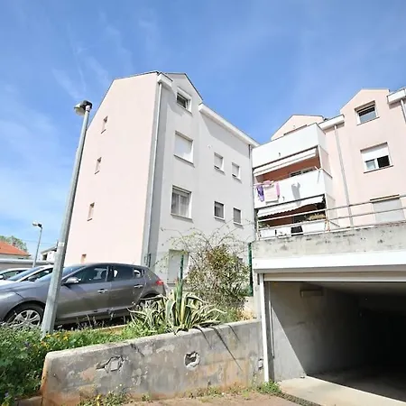 Apartman L&Z Višnjik-3