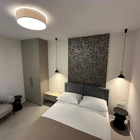 Apartment & Room Iris-3