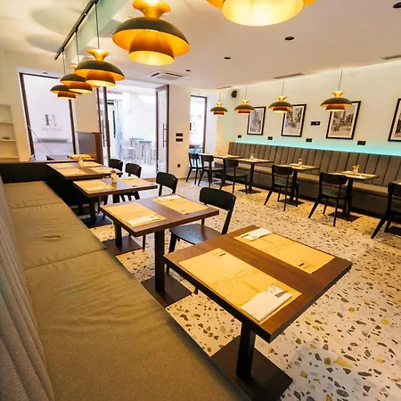 Lux Luna Apartments & Rooms Old Town-2