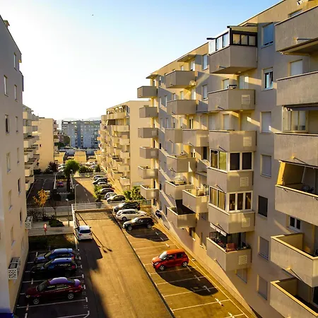 Apartment Stefani Zadar - Balcony & Free Private Garage Parking-2