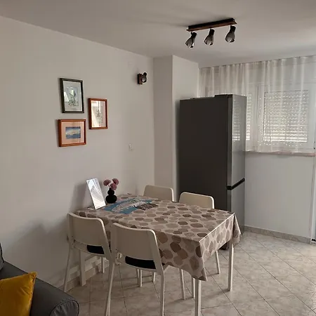 Apartment Ella Mare-3