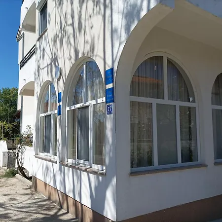 Rooms & Apartment Hegic With Parking-3