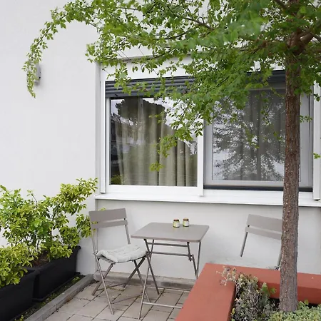 Feel Good Apartment & Studio-3