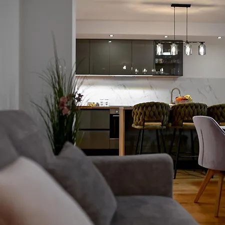 Lo-Lo Apartment-3