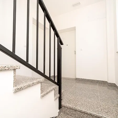 Apartment Anna - Free Private Parking-3