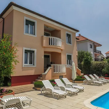 Apartments Eddie-3
