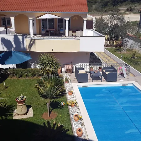 Villa Vanilla With Heated Pool-3