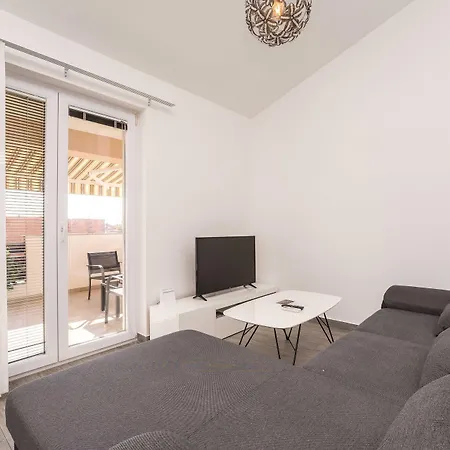 Apartments Maza-2