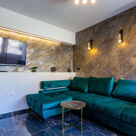 Luxury Hedone Apartment Near The Bridge With Private Spa Zone-3