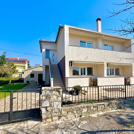 Croatian Home Apartments-3