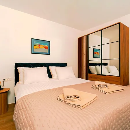Divini Apartment-2