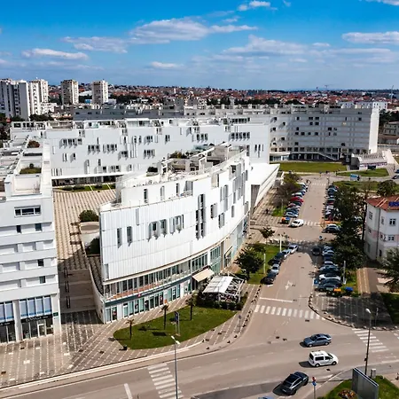 Destino City Apartments By Belmont Realty-3