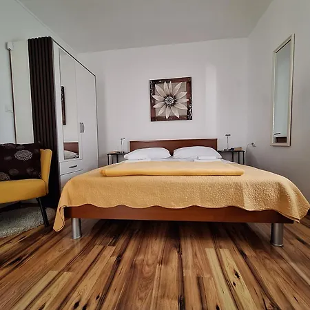 Apartments Toni-2