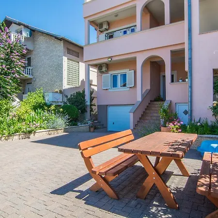 Apartment Tim-2